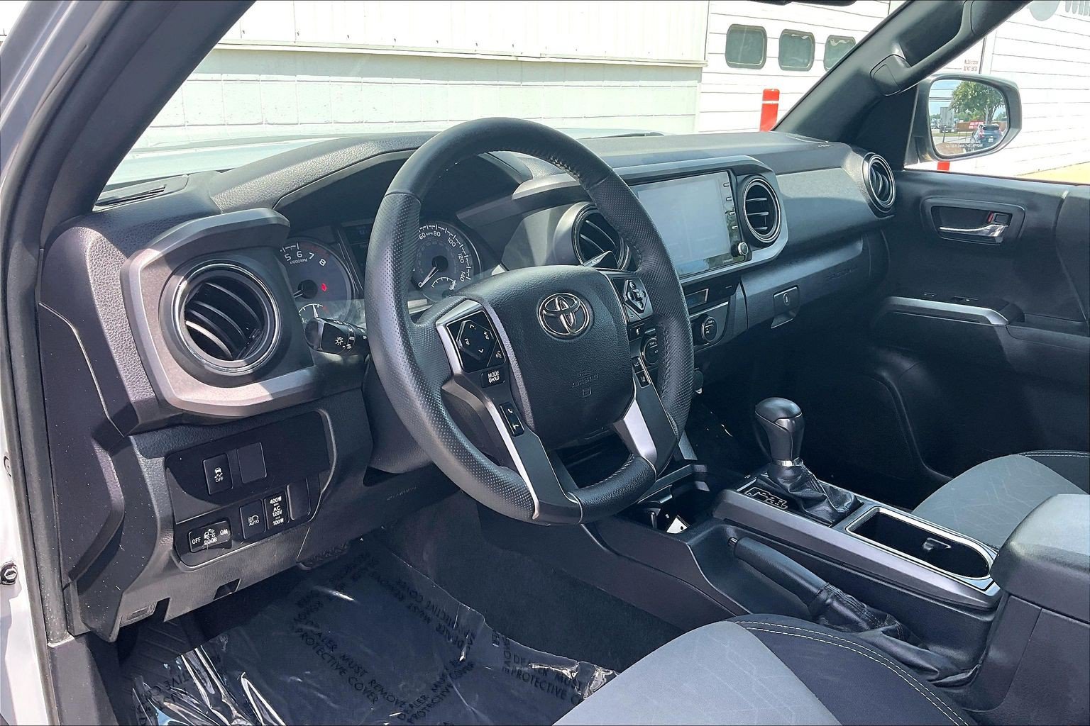 Used 2021 Toyota Tacoma TRD Off-Road AWD/4WD image 18