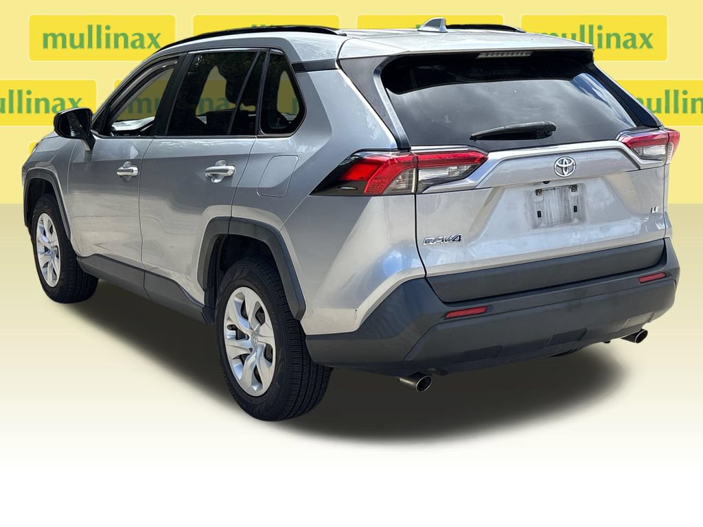 Used 2020 Toyota RAV4 LE FWD image 9