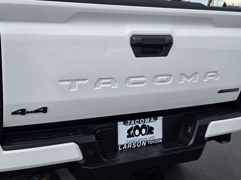 Used 2024 Toyota Tacoma TRD Off-Road image 19