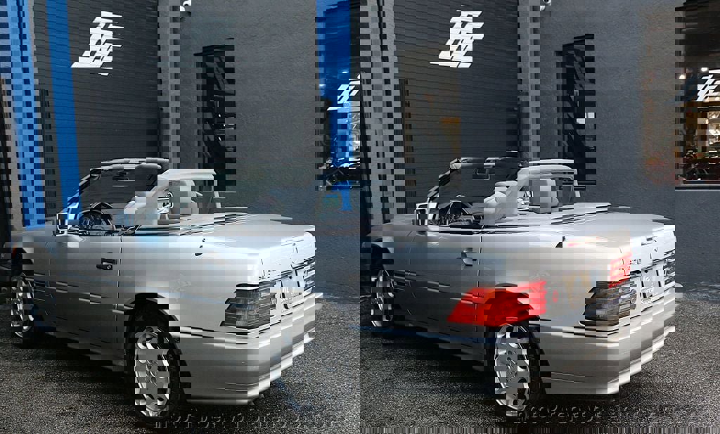 Used 1995 Mercedes-Benz SL 320 image 5