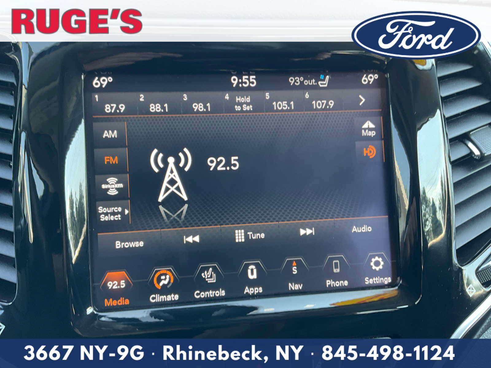 Used 2021 Jeep Cherokee Limited w/ Elite Package AWD/4WD image 21