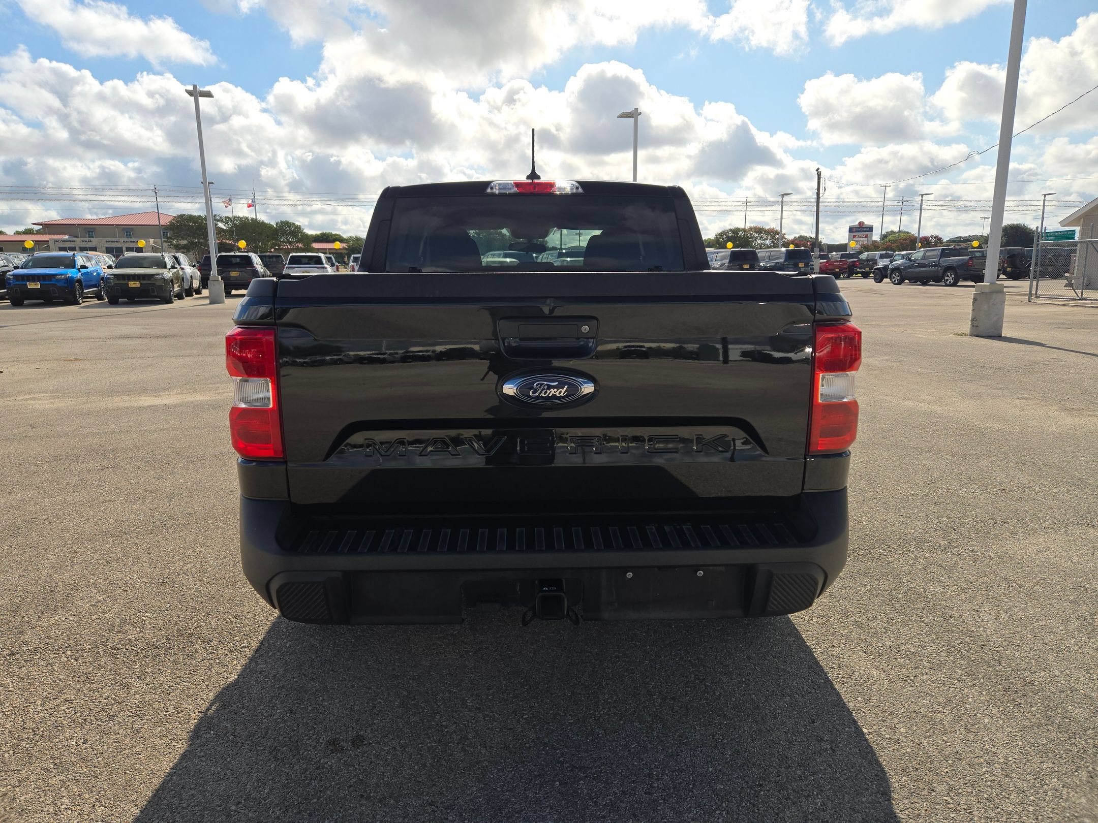 Used 2023 Ford Maverick XL FWD image 4