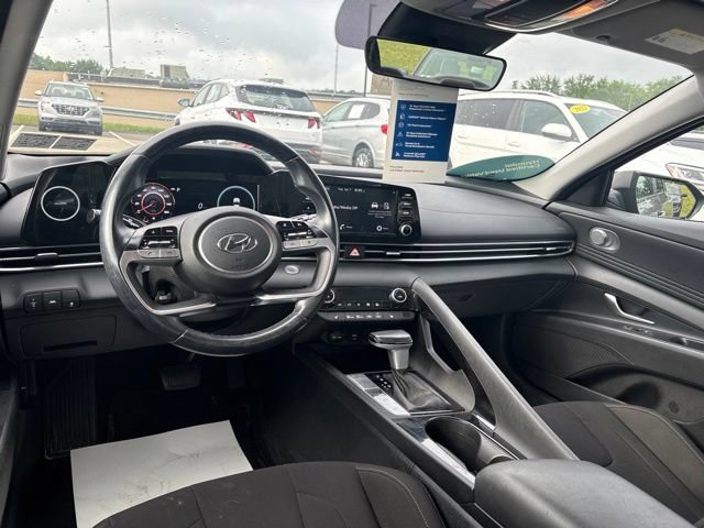 Used 2022 Hyundai Elantra SEL w/ Convenience Package FWD image 11