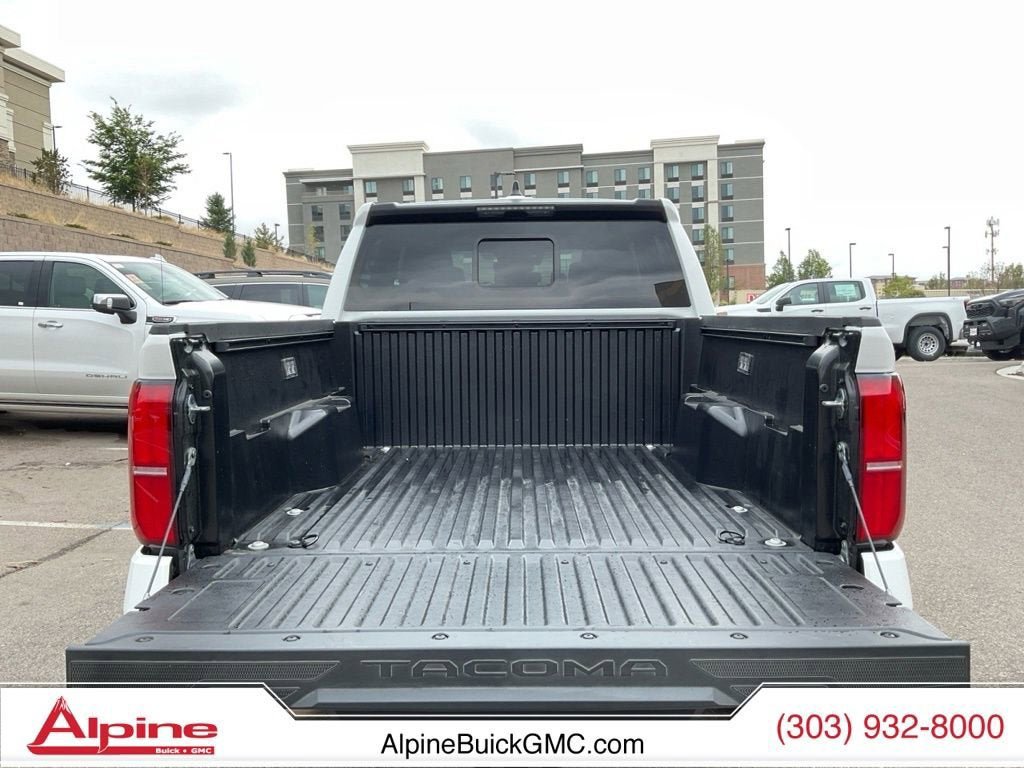 Used 2025 Toyota Tacoma SR5 AWD/4WD image 8