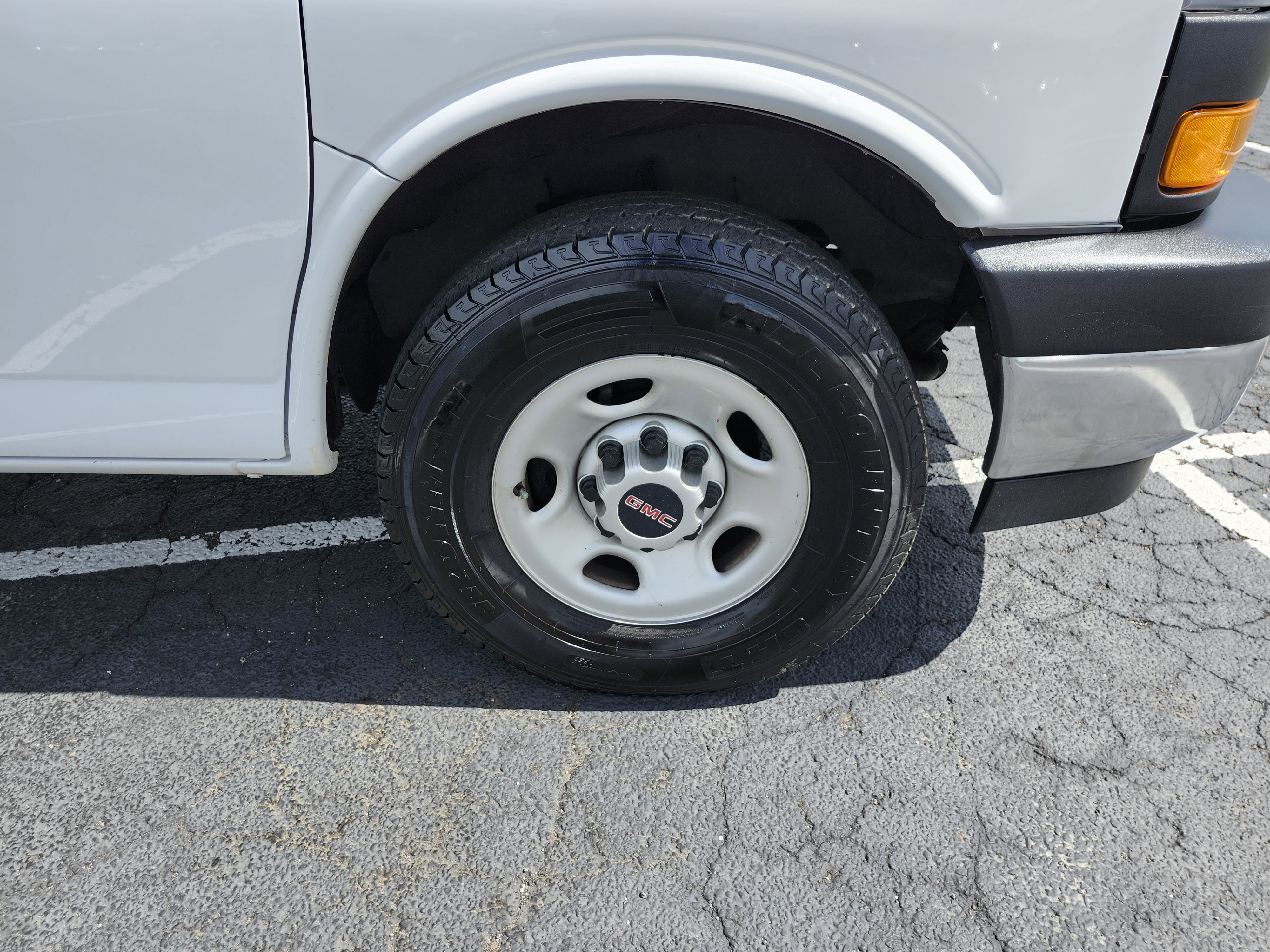 Used 2020 GMC Savana 2500 w/ Driver Convenience Package image 9