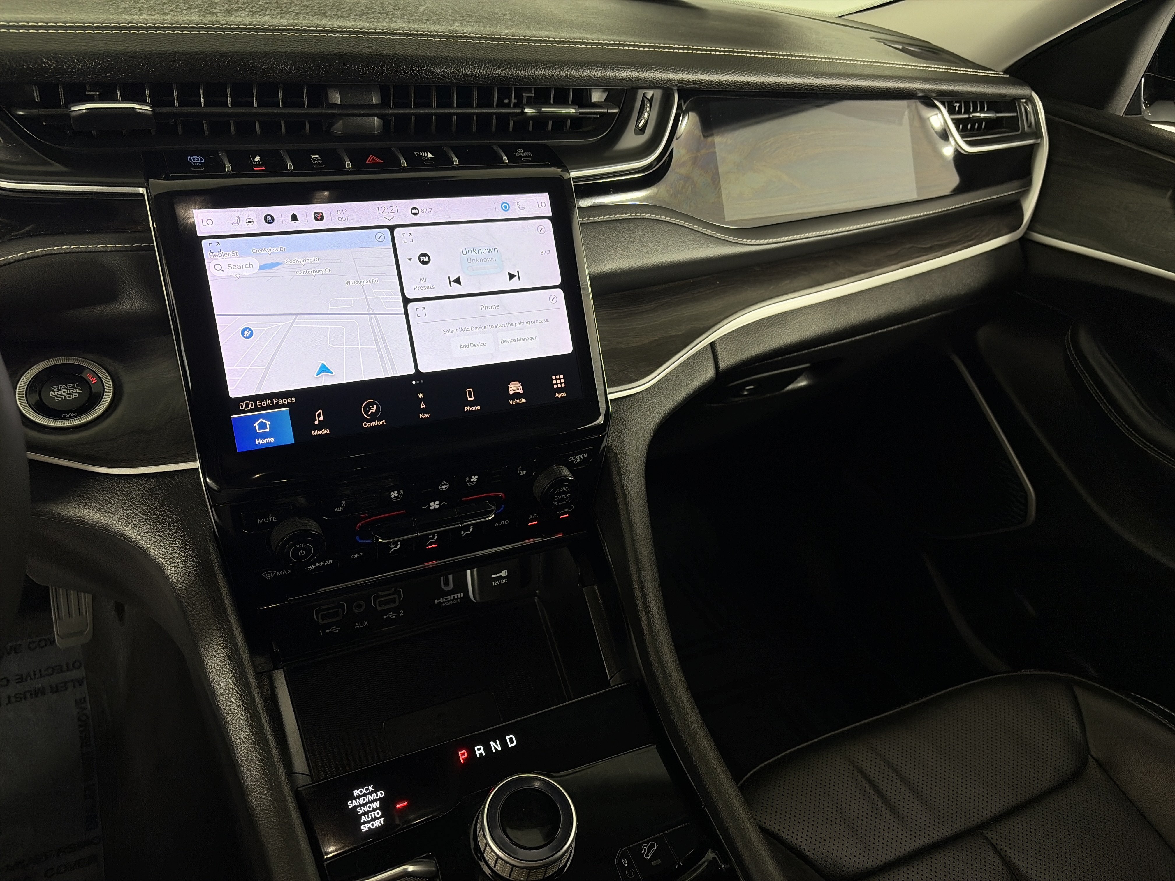 Used 2023 Jeep Grand Cherokee 4WD 4xe w/ Luxury Tech Group II image 4