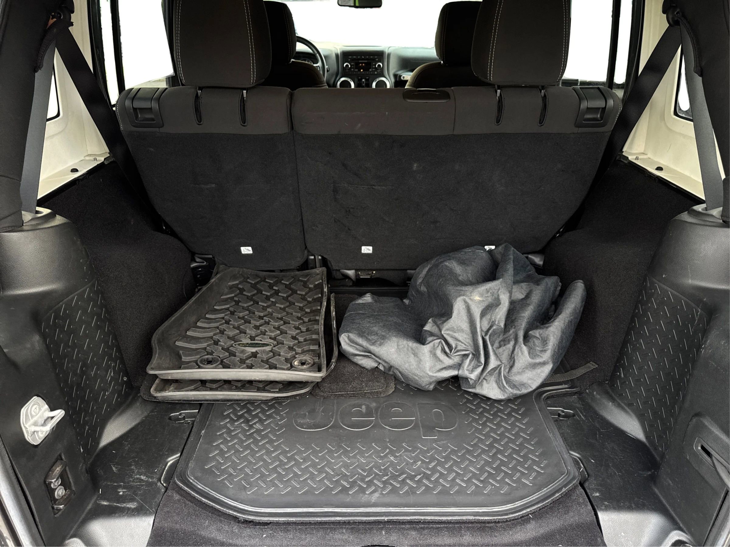 Used 2017 Jeep Wrangler Unlimited Rubicon w/ Connectivity Group image 21