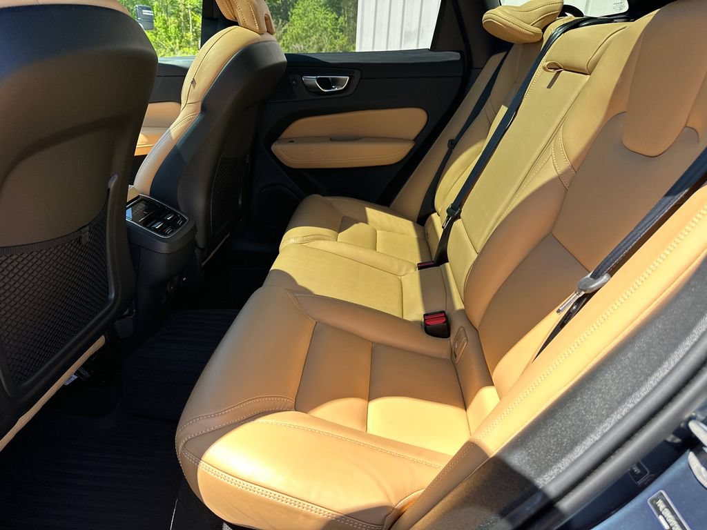 Used 2024 Volvo XC60 B5 Ultimate w/ Protection Package Premier AWD/4WD image 21