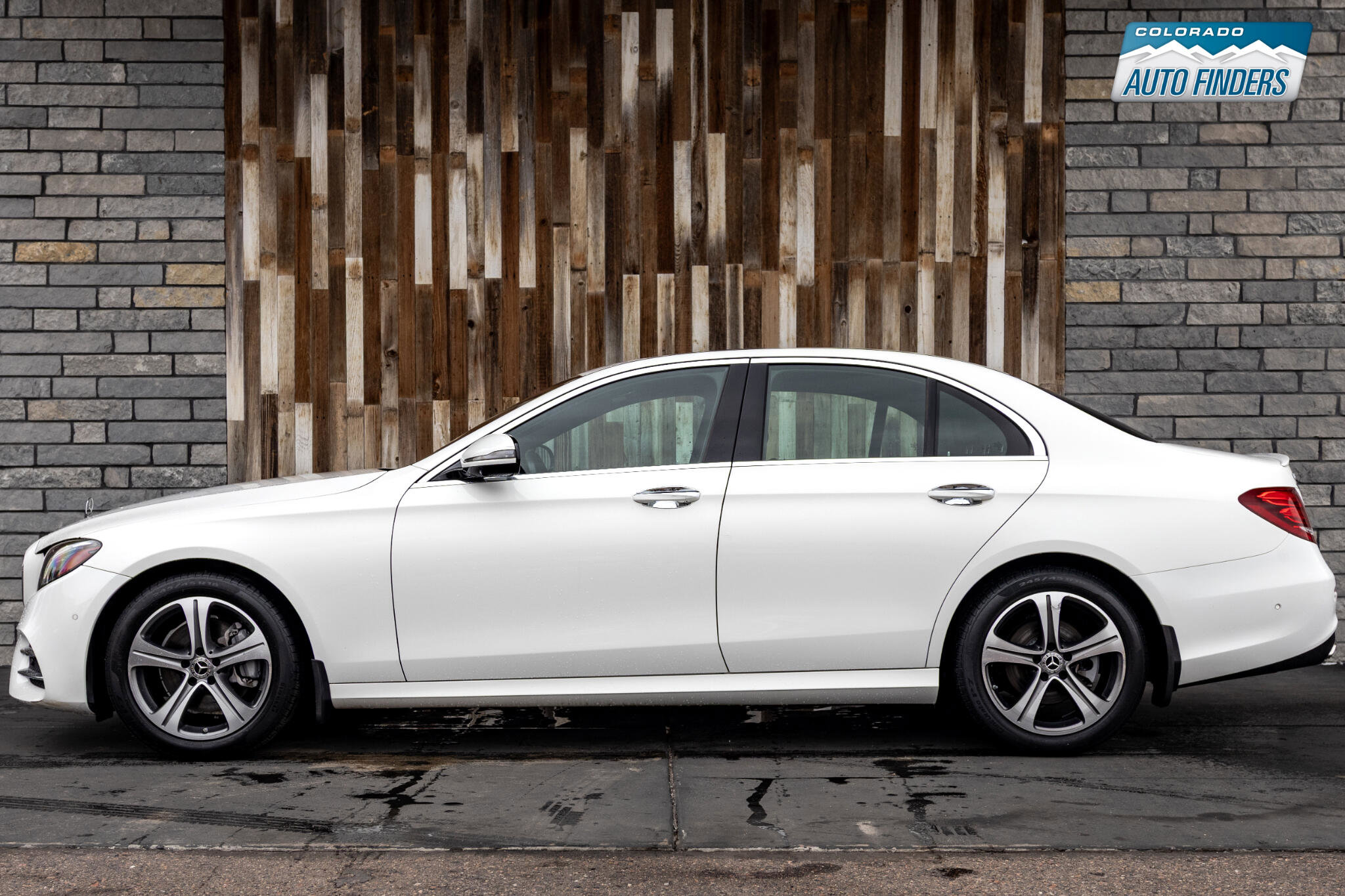 Used 2019 Mercedes-Benz E 300 4MATIC w/ Premium 1 Package image 2