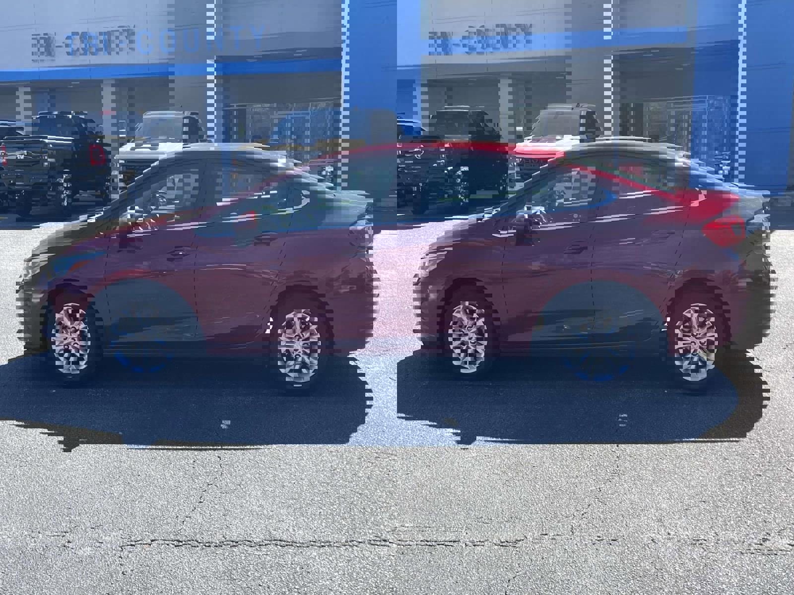 Used 2019 Chevrolet Cruze LT w/ LT True North Edition image 6