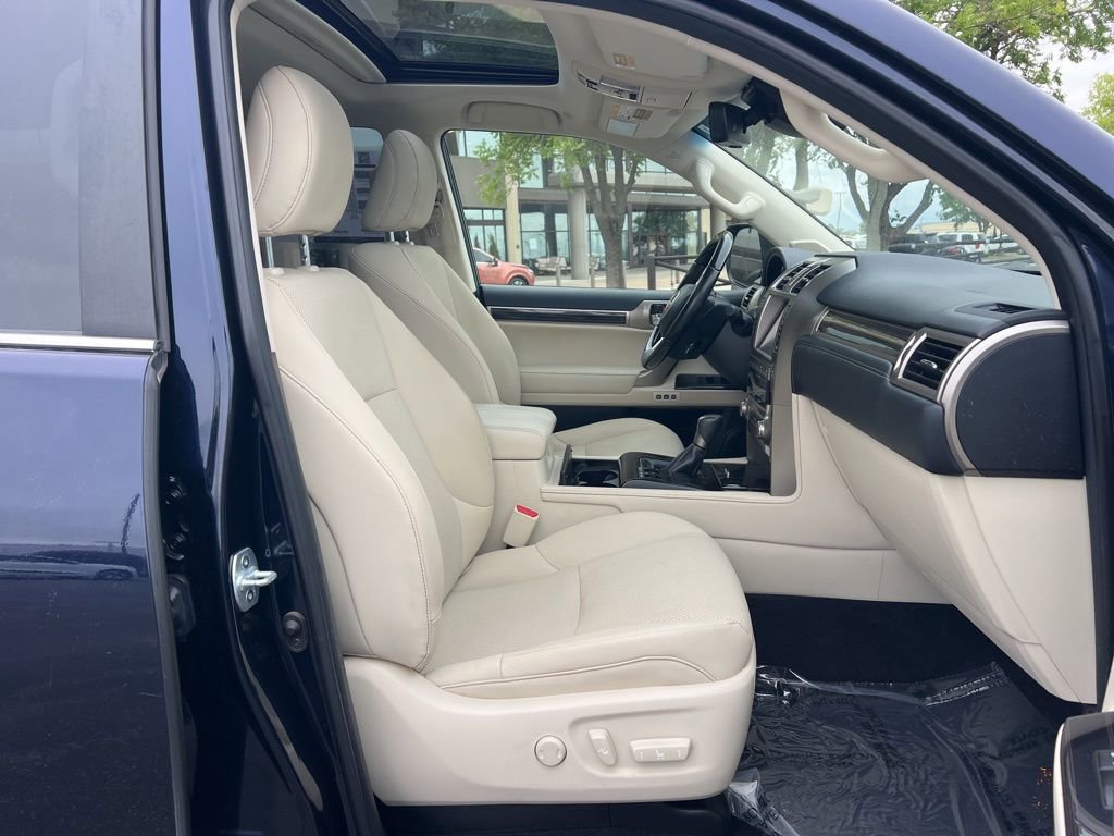 Certified 2020 Lexus GX 460 Premium w/ Premium Package AWD/4WD image 29