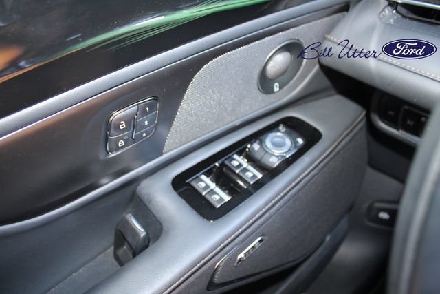 Used 2024 Lincoln Nautilus Reserve w/ Equipment Group 202A AWD/4WD image 18
