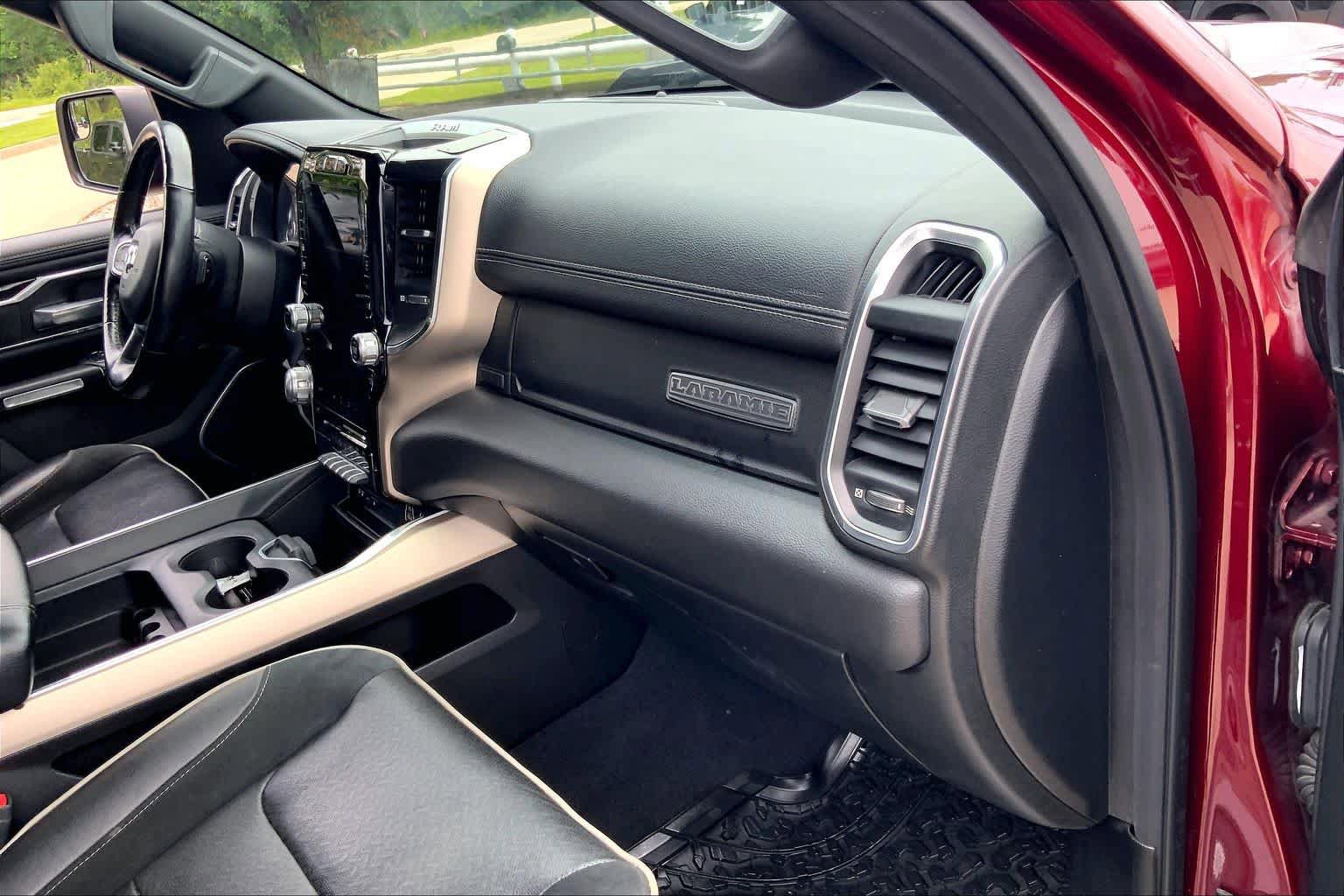 Used 2019 RAM 1500 Laramie AWD/4WD image 19