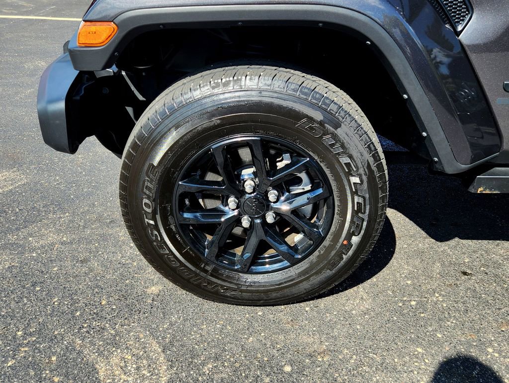 Used 2022 Jeep Gladiator Sport image 11