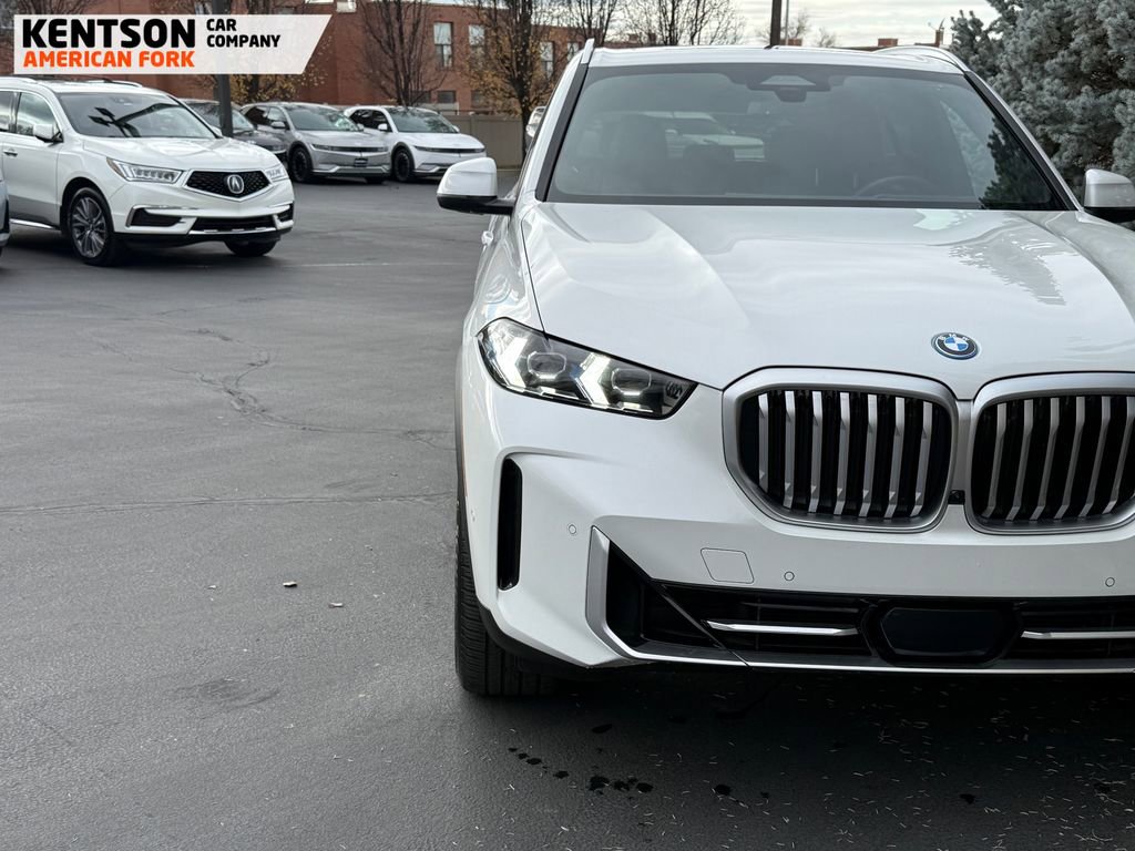 Used 2025 BMW X5 xDrive50e image 12