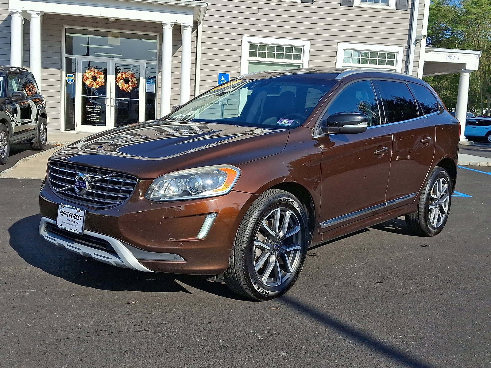 Used 2017 Volvo XC60 T6 Dynamic w/ Preferred Option Package