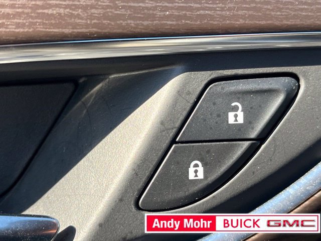 Used 2023 Buick Envision Avenir AWD/4WD image 23