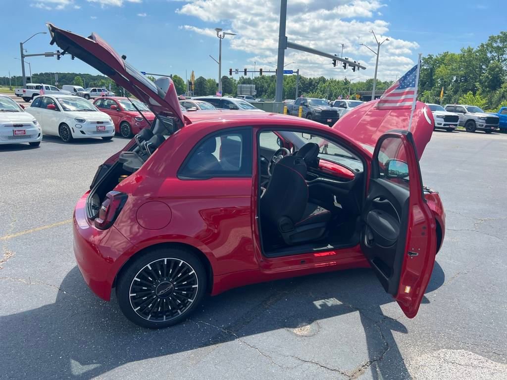 New 2024 FIAT 500 e (RED) image 4