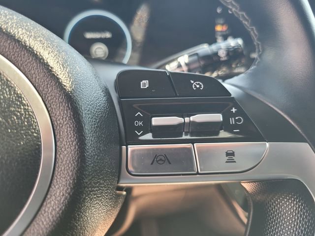 Used 2022 Hyundai Elantra Limited w/ Preferred Accessory Package FWD image 26