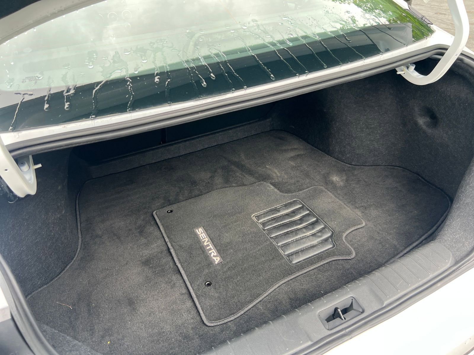 Used 2025 Nissan Sentra SV FWD image 25