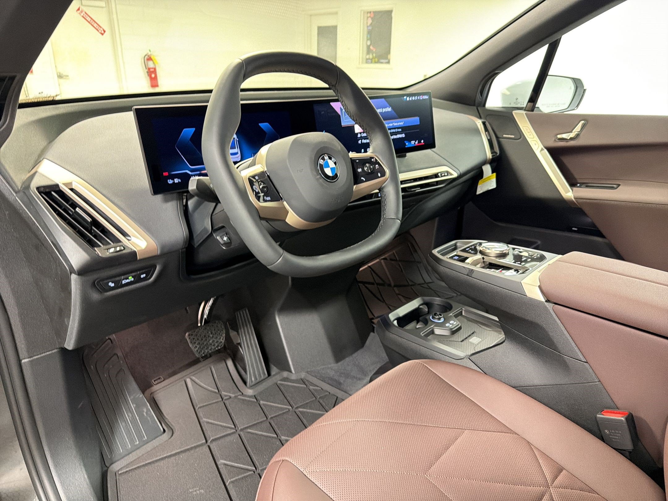 New 2026 BMW iX xDrive60 AWD/4WD image 4