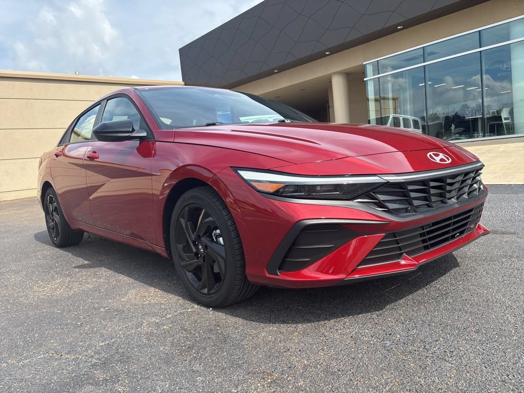 Certified 2026 Hyundai Elantra Sport FWD image 3