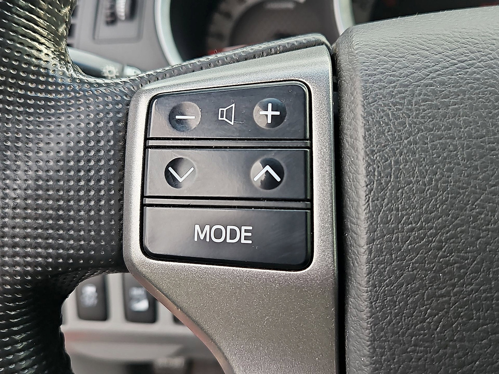 Used 2013 Toyota Tacoma 4x4 Double Cab w/ TRD Off-Road Pkg image 17