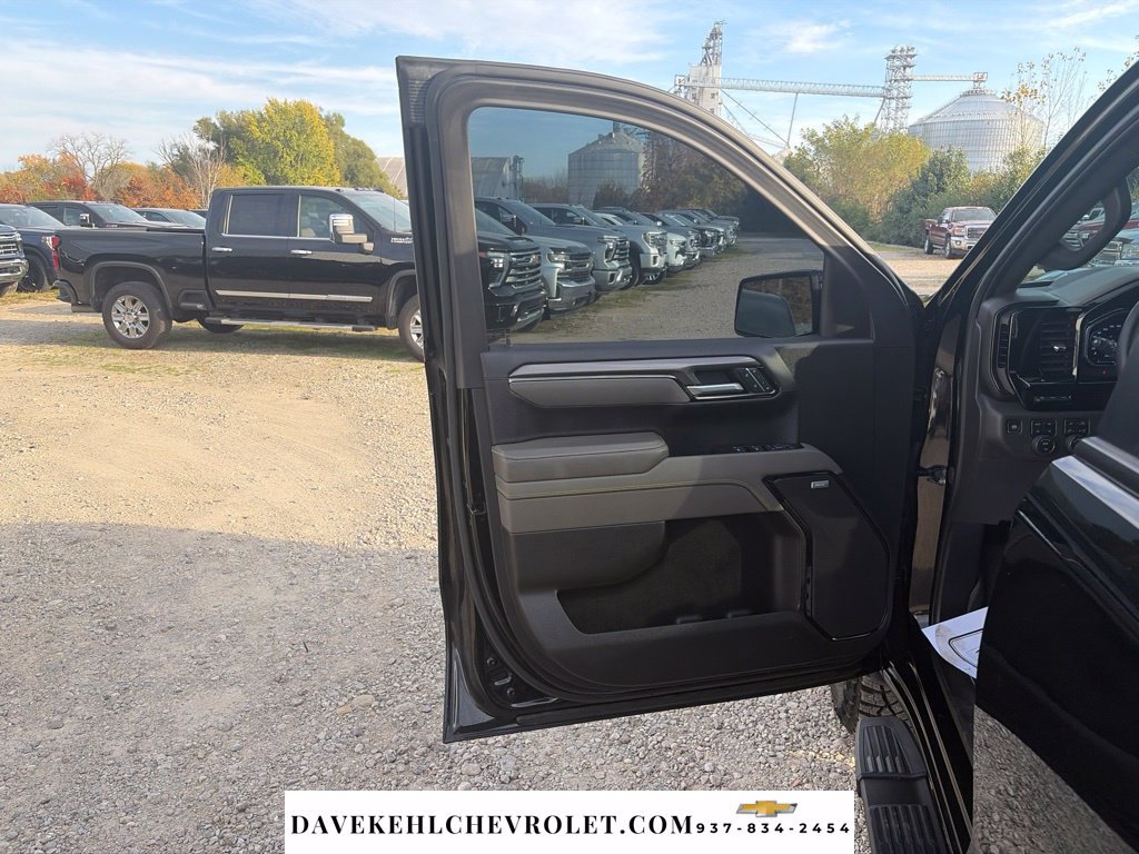 Used 2025 Chevrolet Silverado 1500 ZR2 w/ Technology Package AWD/4WD image 21