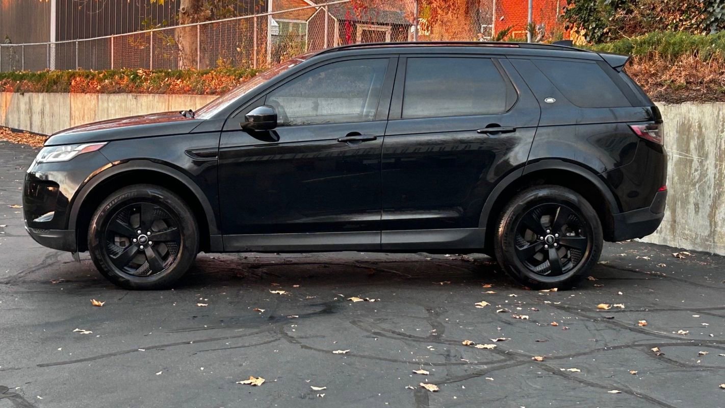 Used 2020 Land Rover Discovery Sport S image 2