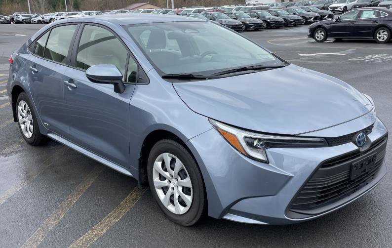 Used 2024 Toyota Corolla LE AWD/4WD image 7