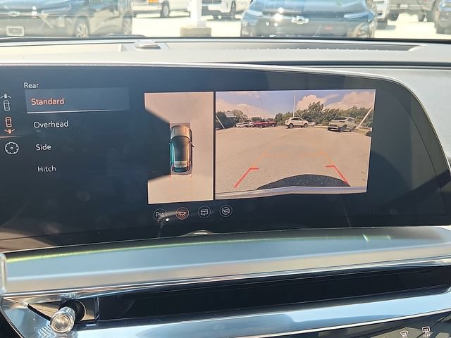 Certified 2024 Cadillac Lyriq Luxury AWD/4WD image 18