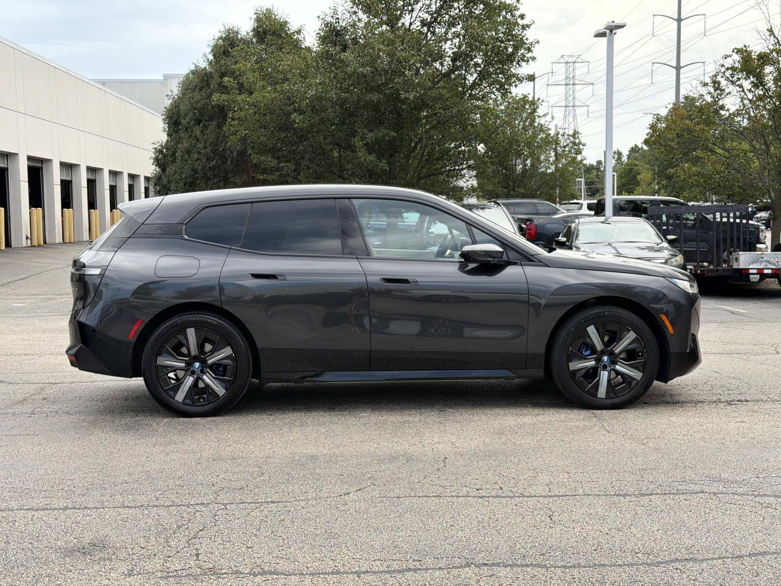 Certified 2024 BMW iX xDrive50 w/ Sport Package AWD/4WD image 4