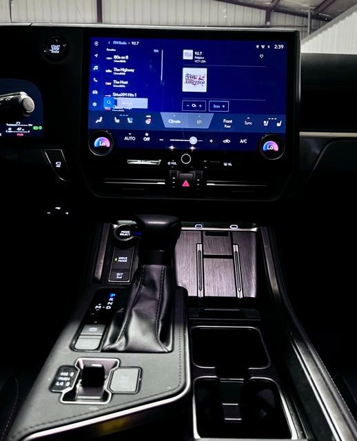 Used 2024 Lexus GX 550 w/ Cold Area Package AWD/4WD image 27