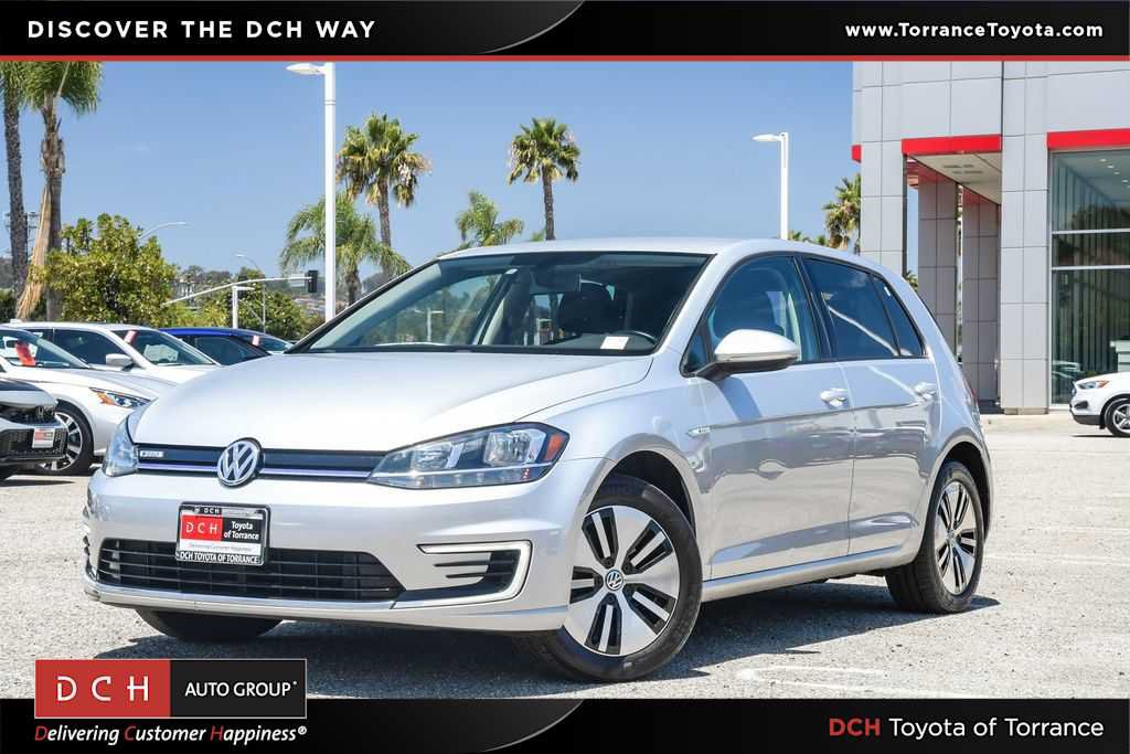 Used 2019 Volkswagen e-Golf SE FWD image 1