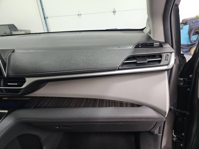 Certified 2023 Toyota Sienna Limited AWD/4WD image 43