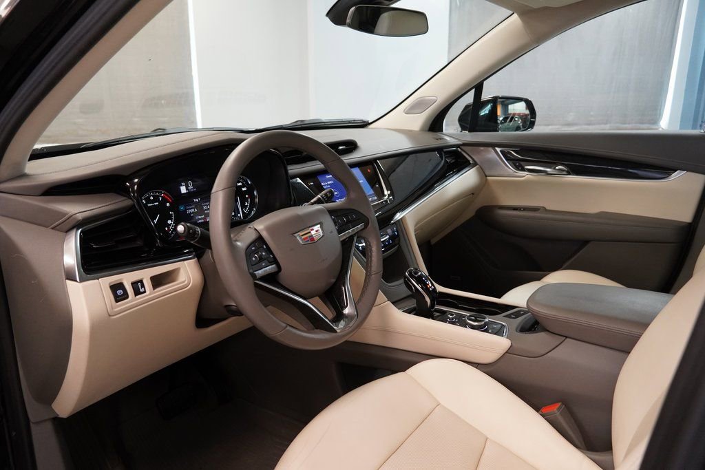 Used 2023 Cadillac XT6 Premium Luxury image 7