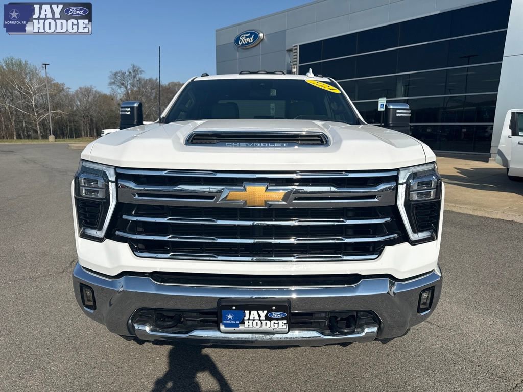 Used 2024 Chevrolet Silverado 2500 LTZ w/ LTZ Convenience Package image 8