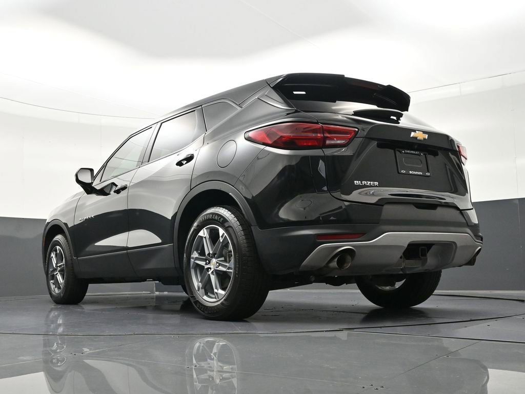 Used 2023 Chevrolet Blazer LT image 30