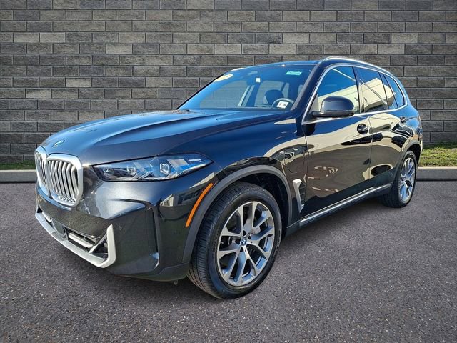 Used 2025 BMW X5 xDrive50e w/ Climate Comfort Package image 3