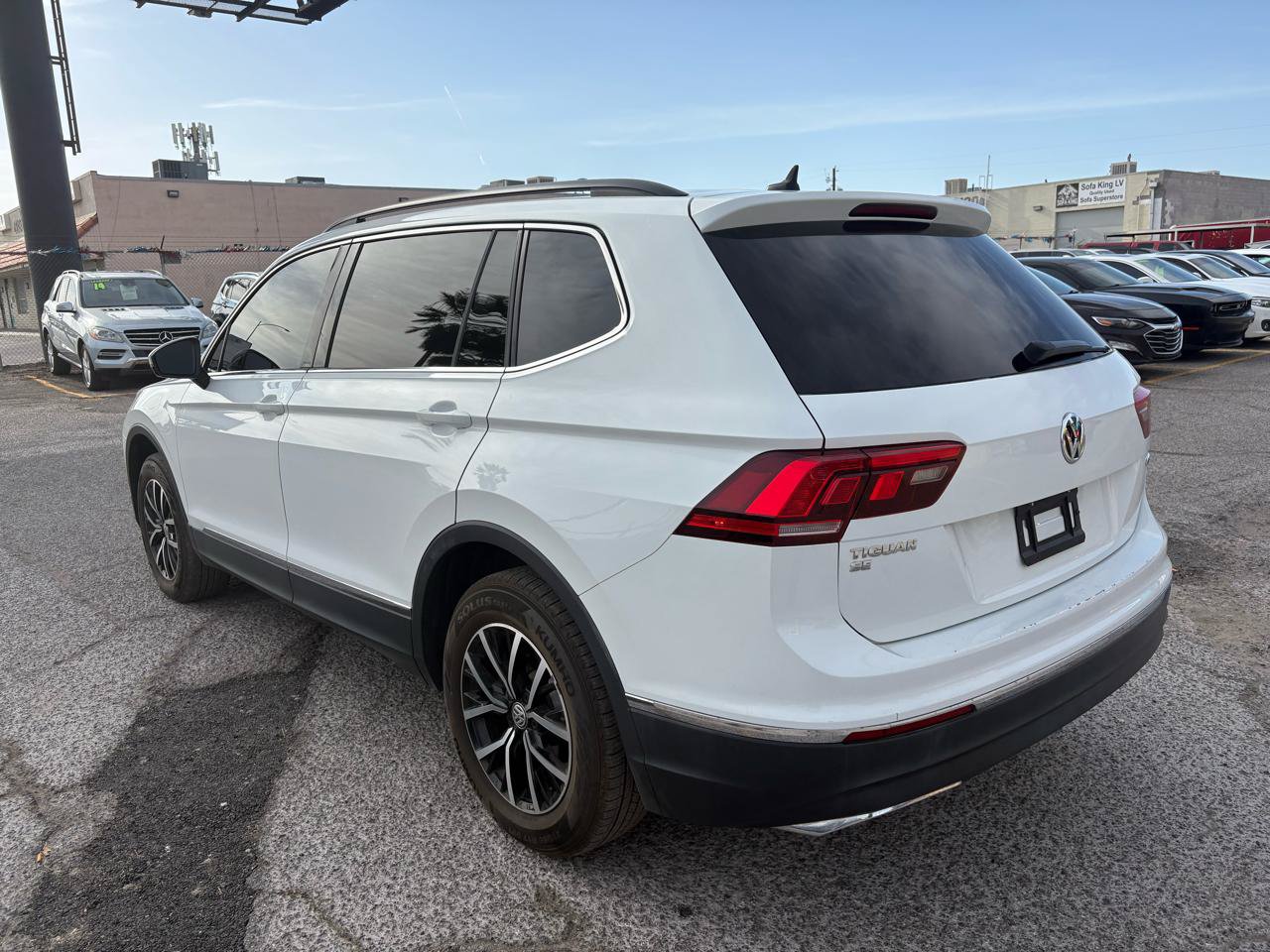 Used 2014 Volkswagen Touareg Sport AWD/4WD image 4