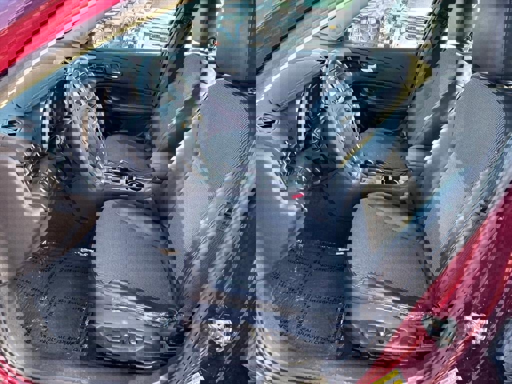 Used 2016 Chevrolet Malibu LT w/ Power Convenience Package image 4