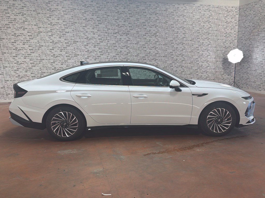 New 2027 Hyundai Sonata Limited FWD image 8