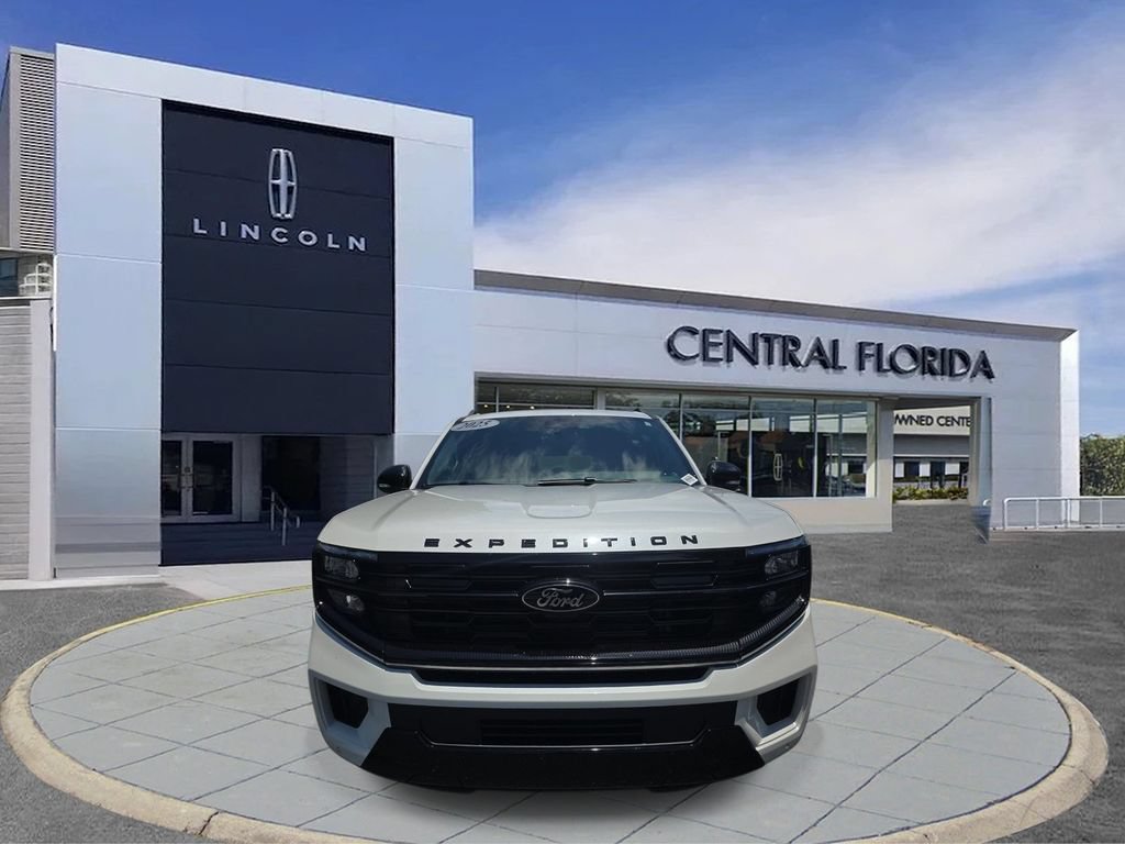 Used 2025 Ford Expedition Max Platinum w/ Stealth Performance Package AWD/4WD image 11