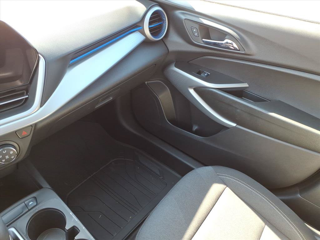 Used 2026 Chevrolet Trax LS w/ Driver Confidence Package FWD image 33