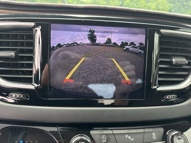 Used 2018 Chrysler Pacifica Touring-L Plus w/ Tire & Wheel Group FWD image 14
