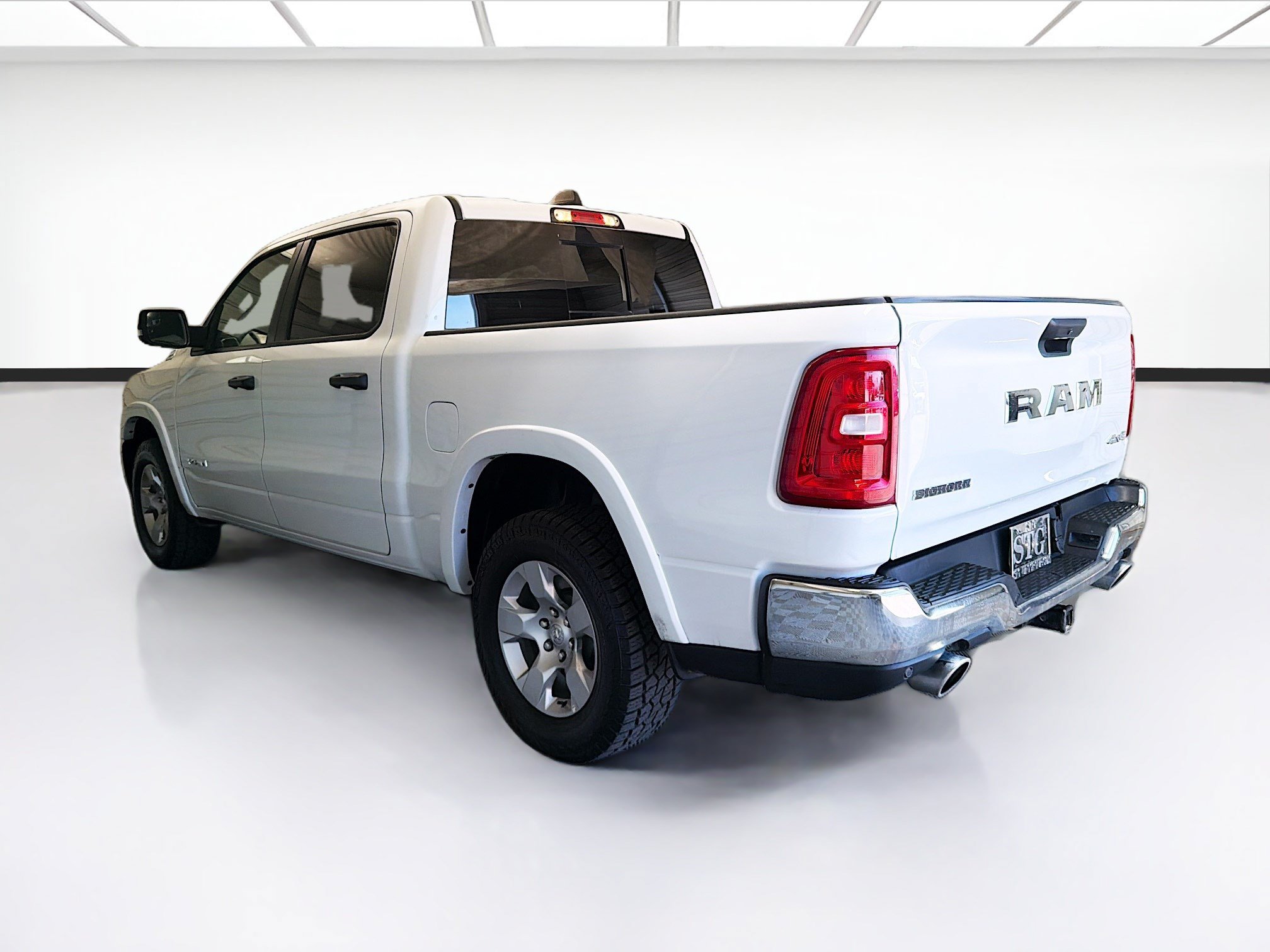 Used 2025 RAM 1500 Big Horn AWD/4WD image 6