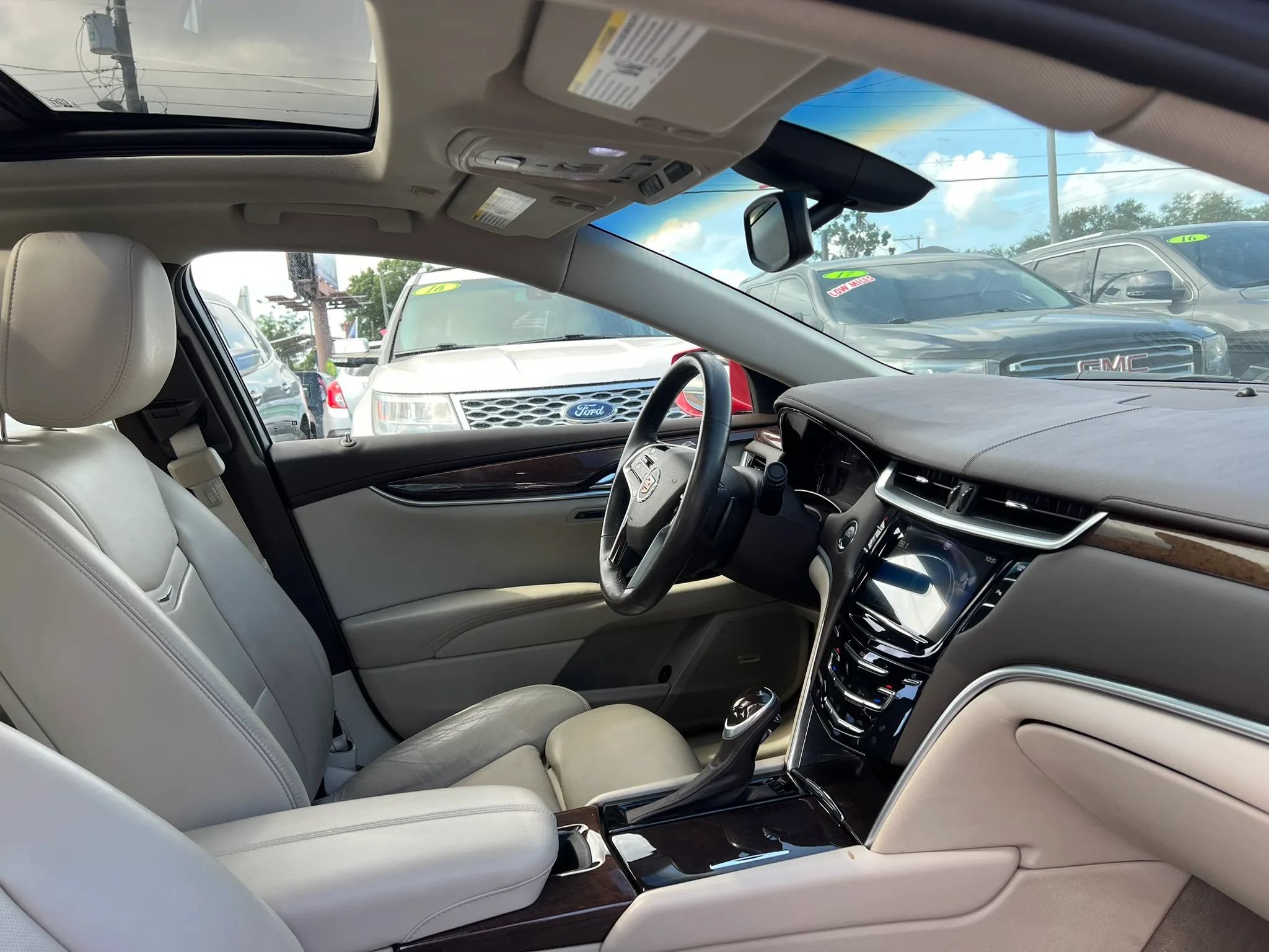 Used 2013 Cadillac XTS Luxury FWD image 17