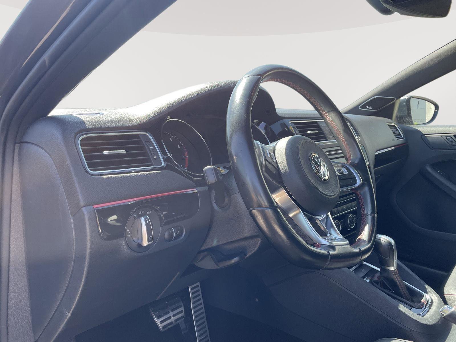 Used 2017 Volkswagen Jetta GLI FWD image 19