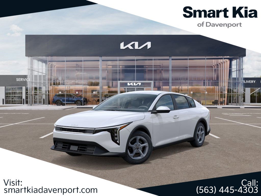 New 2025 Kia K4 LXS image 1