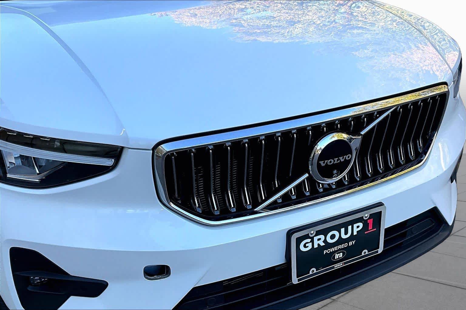 Certified 2024 Volvo XC40 B5 Plus w/ Protection Package Premier AWD/4WD image 30